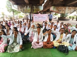 तीन सूत्रीय मांगो को लेकर सामुदायिक स्वास्थ्य केंद्र के अधिकारी हड़ताल पर… 8 किमी के दायरे में रखने की मांग